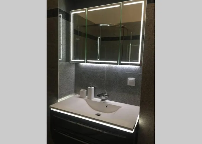 New Cozy Apartment, Location, 12 Min To Center דירה *